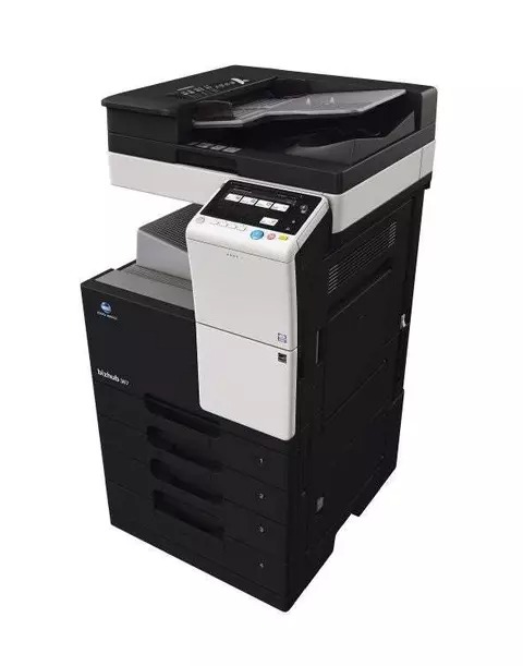 Impresora multifuncional Konica Minolta negra con escáner y alimentador automático